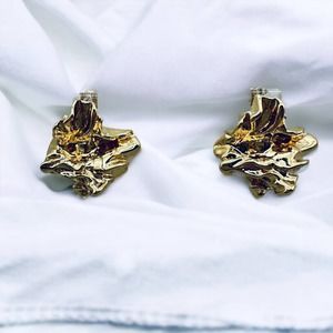 AMBER SCEATS Reese 24kt Gold Plated Crushed Metal Pierced Earrings NEW